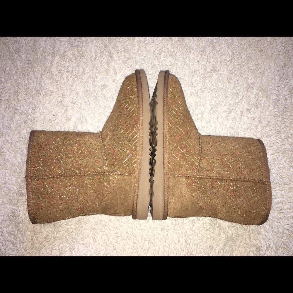 UGG - Picture 8 of 12